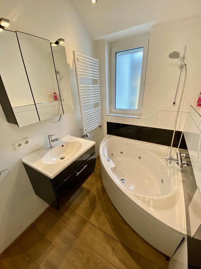 Apartament Luxurioeses Studio Im Zentrum, Balkon, Kamin, Klima Ravensburg Zewnętrze zdjęcie